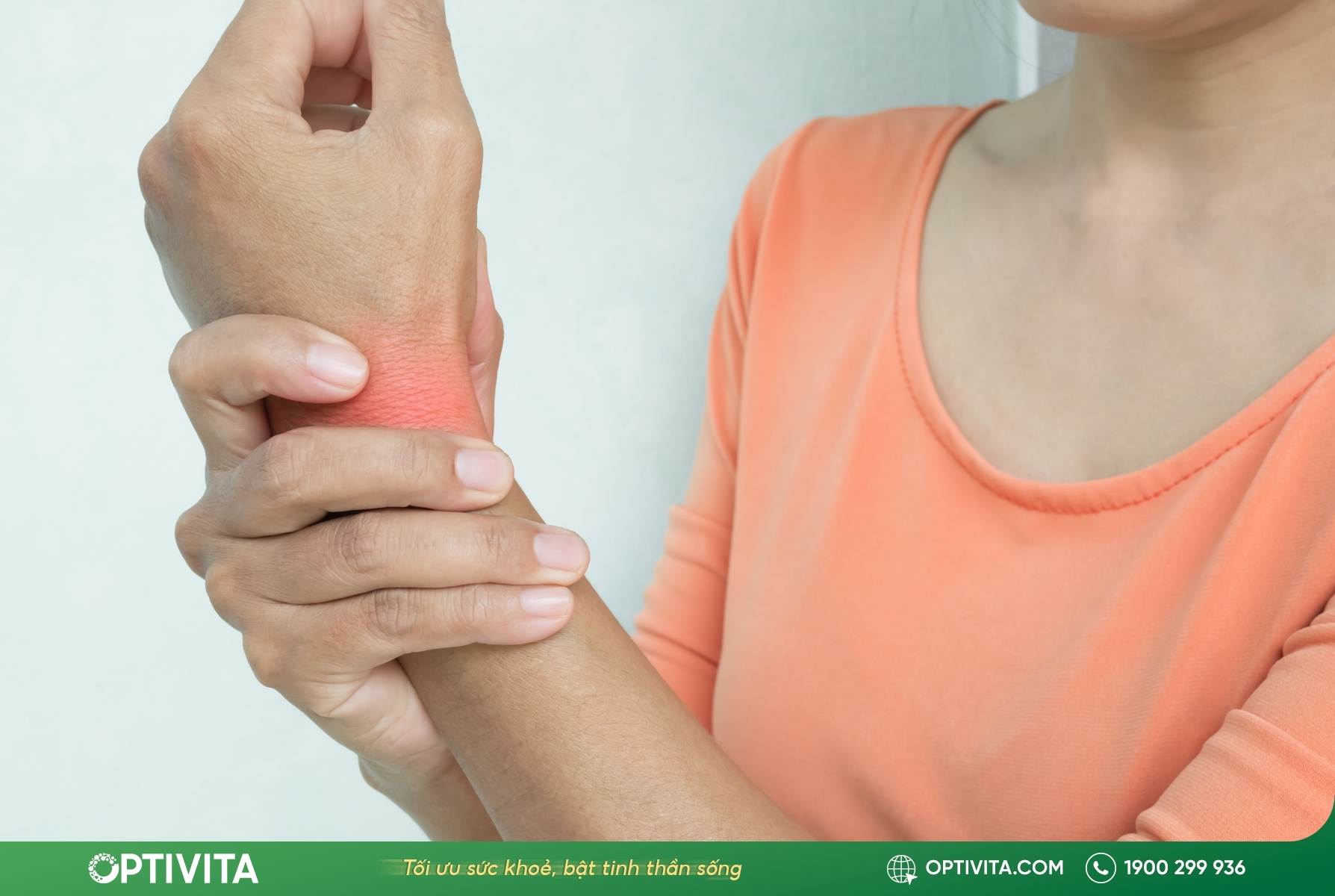 Khô khớp cổ tay là hiện tượng dịch nhờn bôi trơn trong khớp cổ tay bị suy giảm