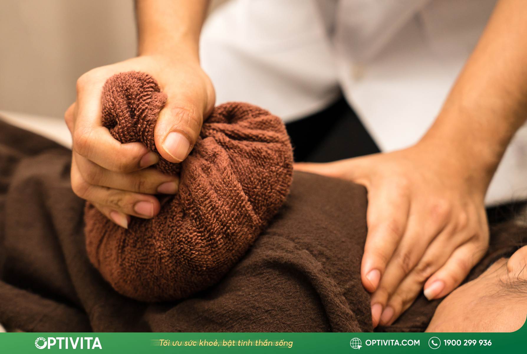 Chườm giảm đau lưng