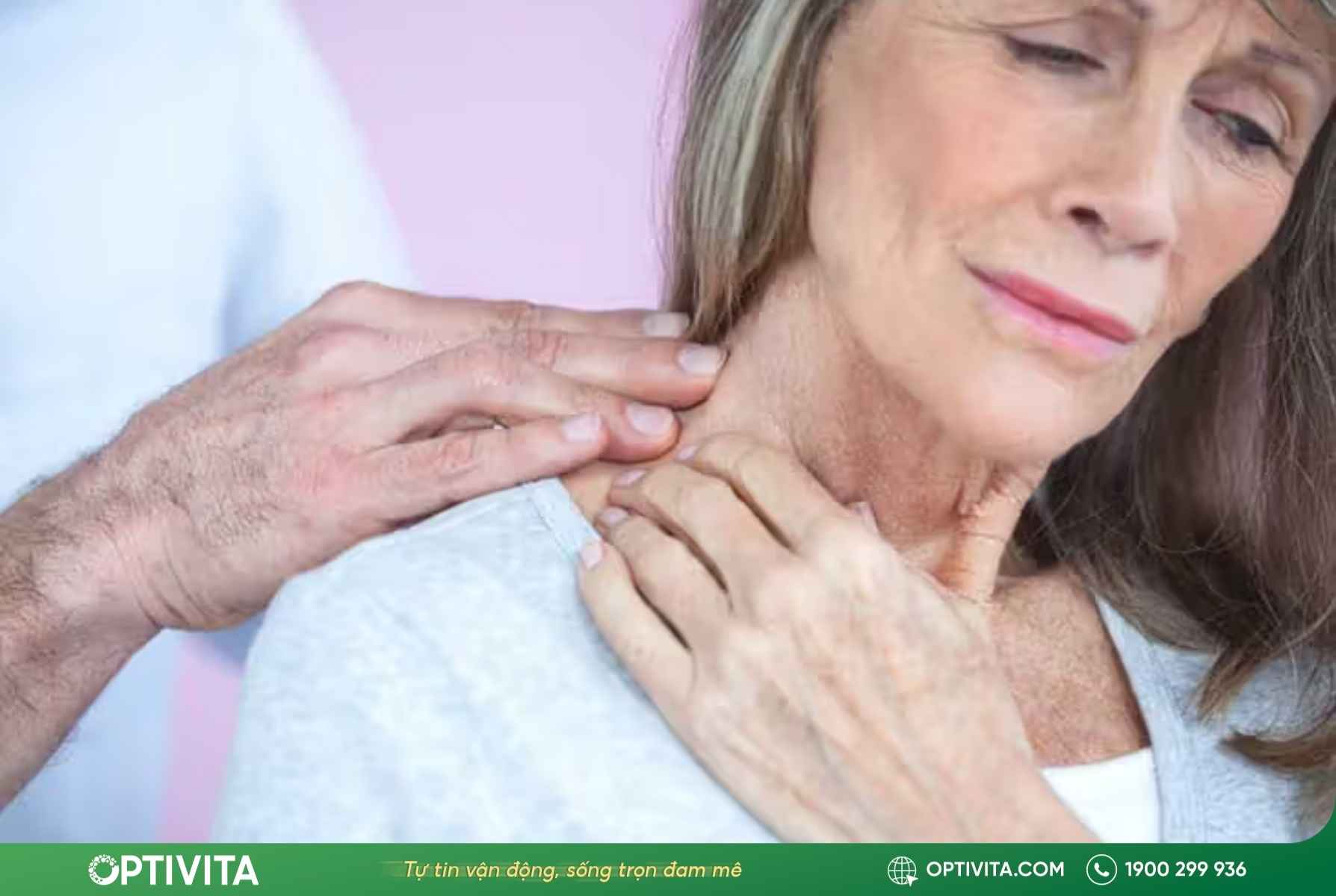 sưng xương quai xanh bên phải